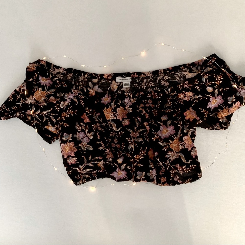 |American Eagle| Cropped flower print top